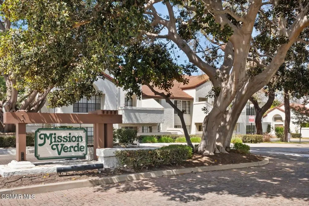 1425 Calle Lozano Camarillo, CA 93012