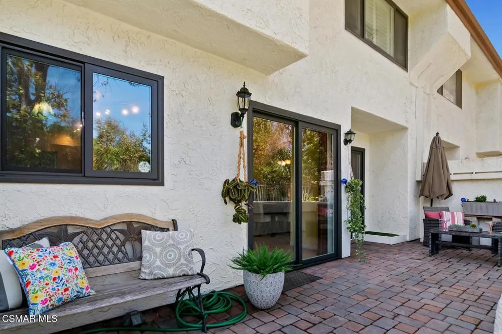 1425 Calle Lozano Camarillo, CA 93012