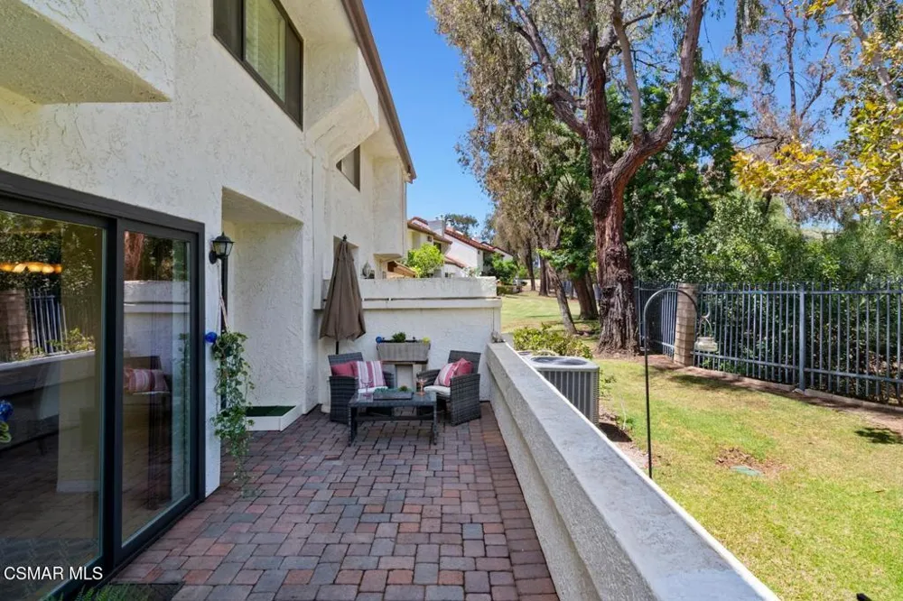 1425 Calle Lozano Camarillo, CA 93012