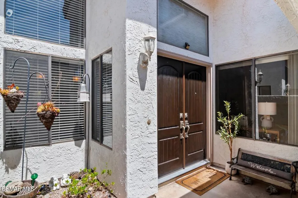 1425 Calle Lozano Camarillo, CA 93012