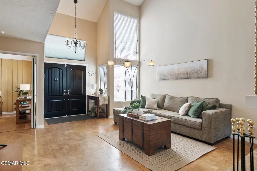 1425 Calle Lozano Camarillo, CA 93012