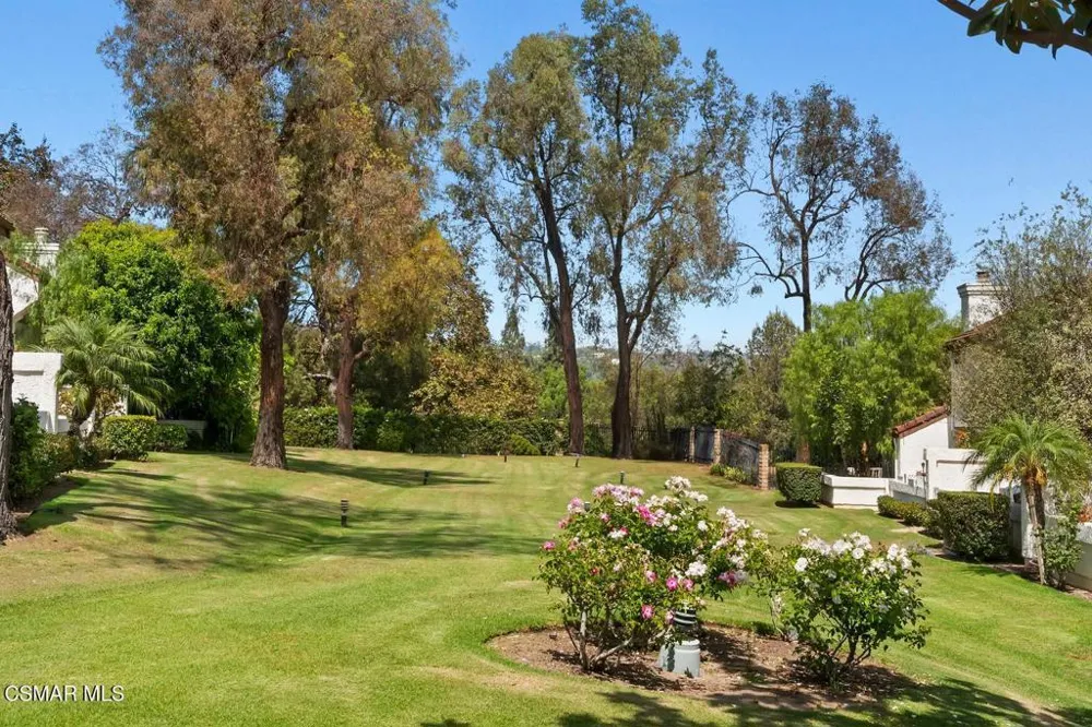 1425 Calle Lozano Camarillo, CA 93012