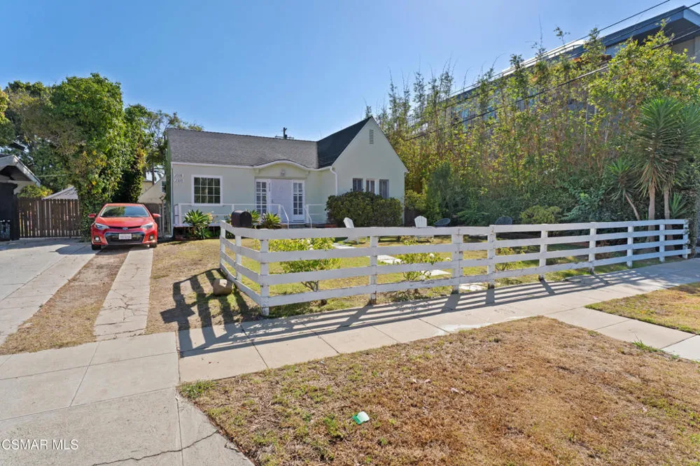 2320 Superior Avenue Venice, CA 90291
