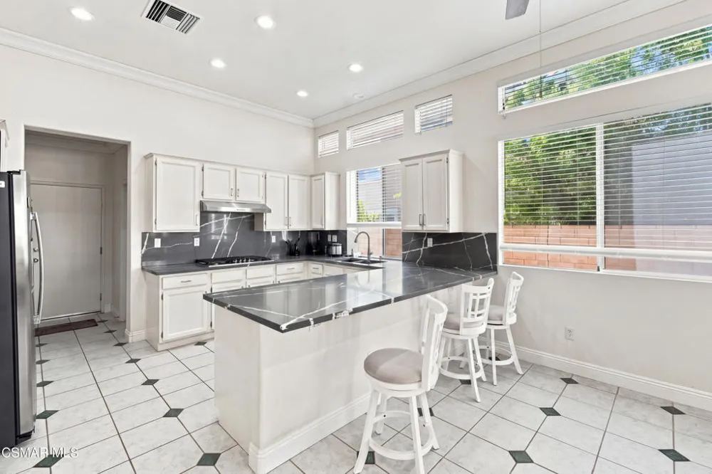 2809 Cimmaron Avenue Simi Valley, CA 93065