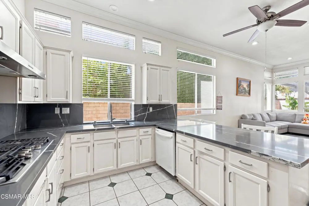 2809 Cimmaron Avenue Simi Valley, CA 93065
