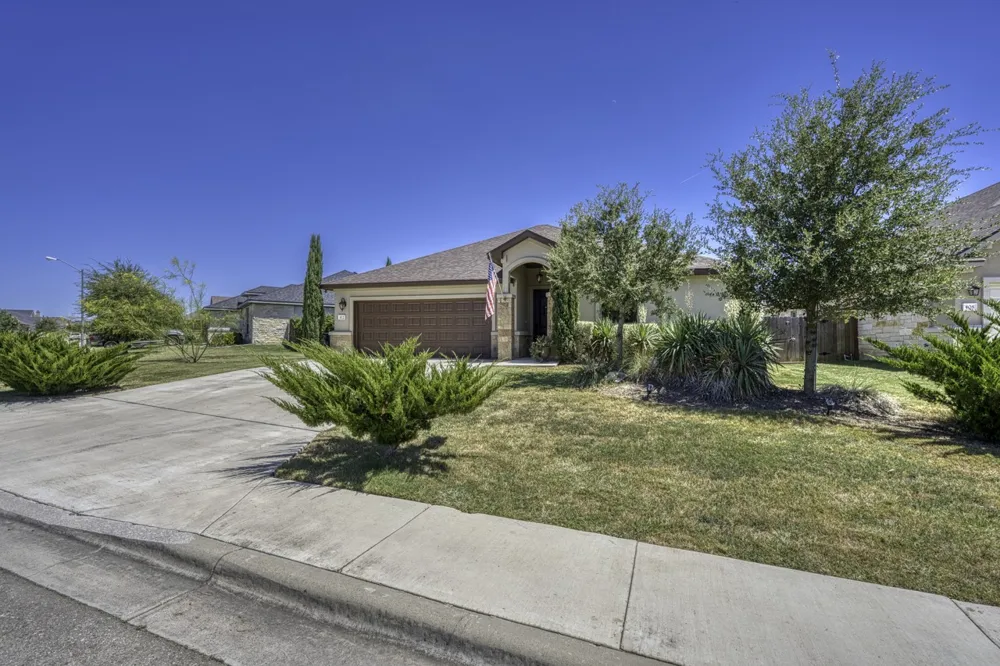 412 Jake Drive Jarrell, TX 76537