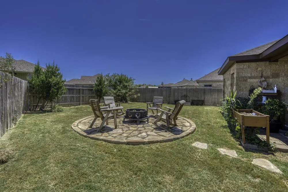 412 Jake Drive Jarrell, TX 76537