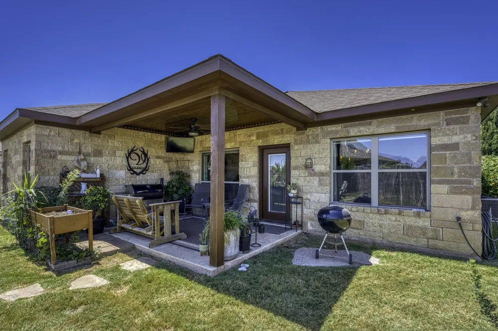 412 Jake Drive Jarrell, TX 76537