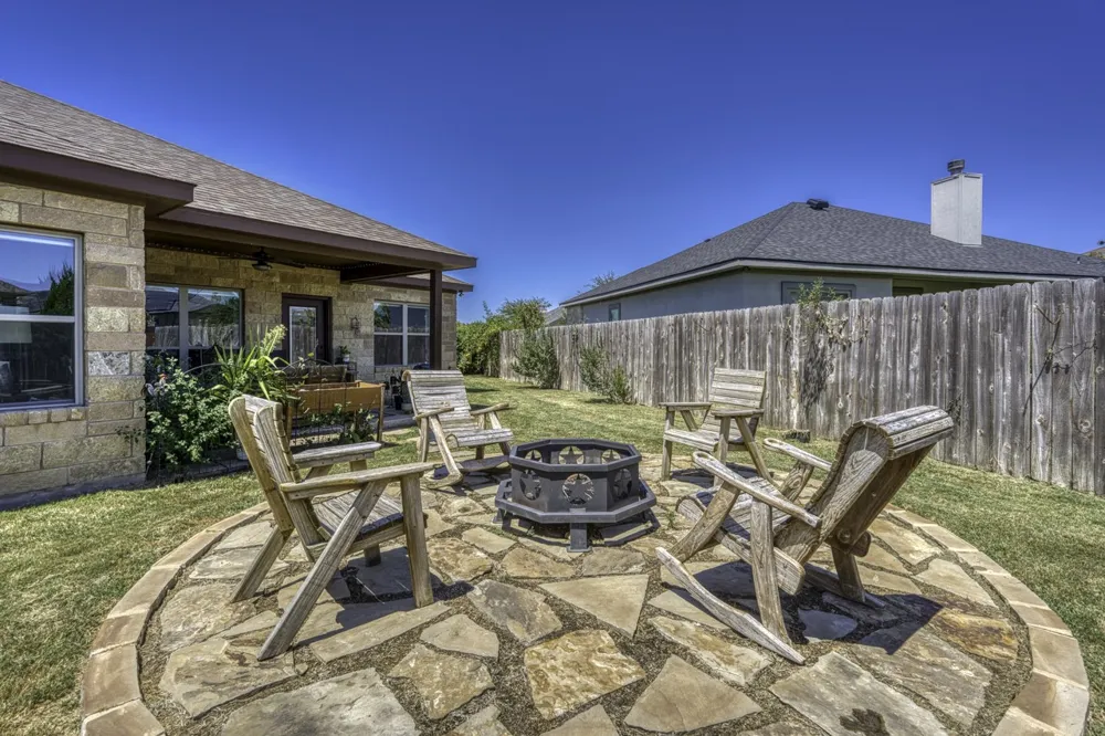 412 Jake Drive Jarrell, TX 76537