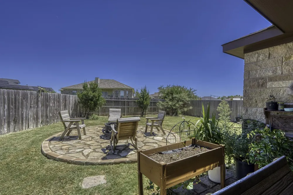412 Jake Drive Jarrell, TX 76537
