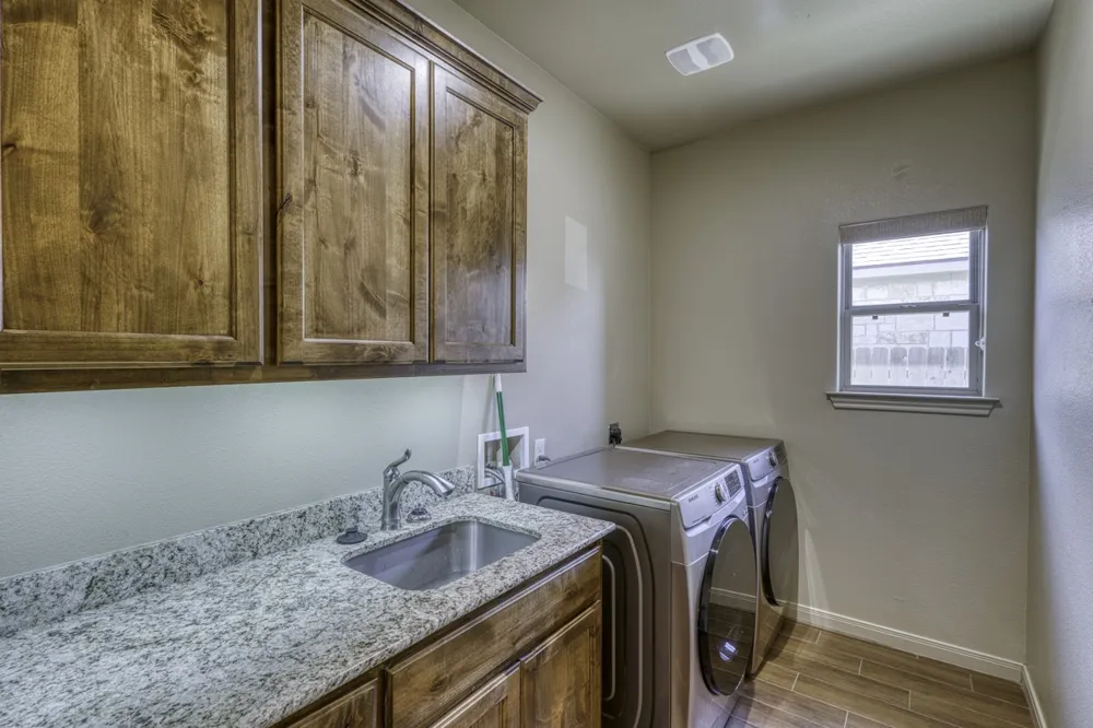 412 Jake Drive Jarrell, TX 76537