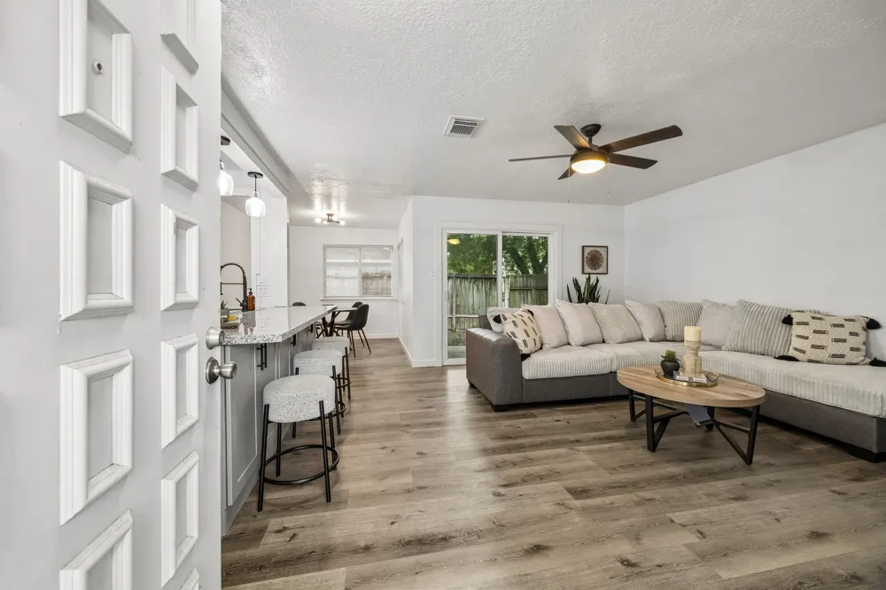 10826 Lynbrook Drive Houston, TX 77042