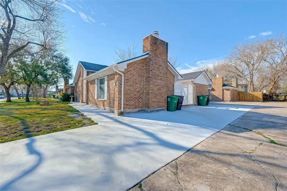 10826 Lynbrook Drive Houston, TX 77042