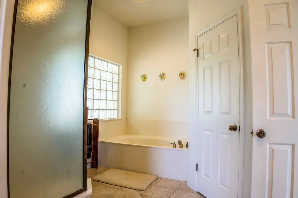 Address Not Shown Lexington, TX 78947