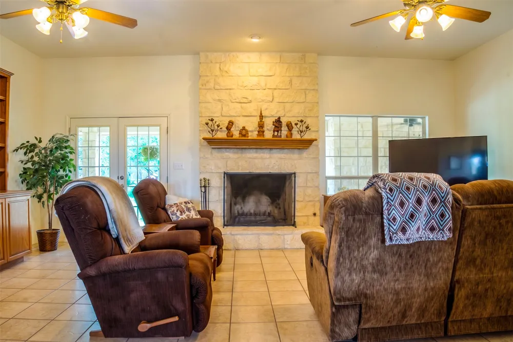 Address Not Shown Lexington, TX 78947