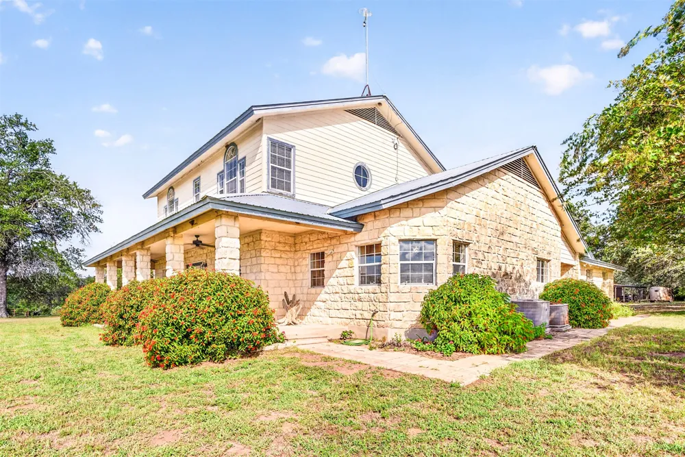 Address Not Shown Lexington, TX 78947