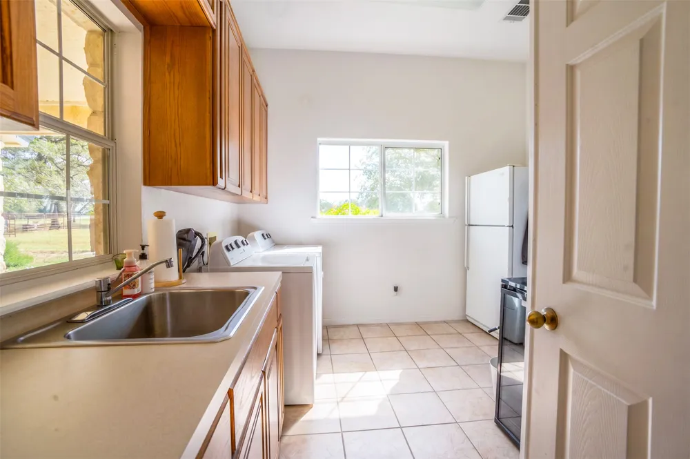 Address Not Shown Lexington, TX 78947