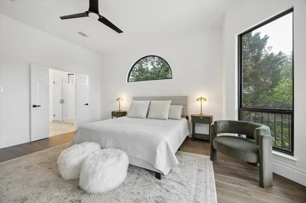Address Not Shown Spicewood, TX 78669