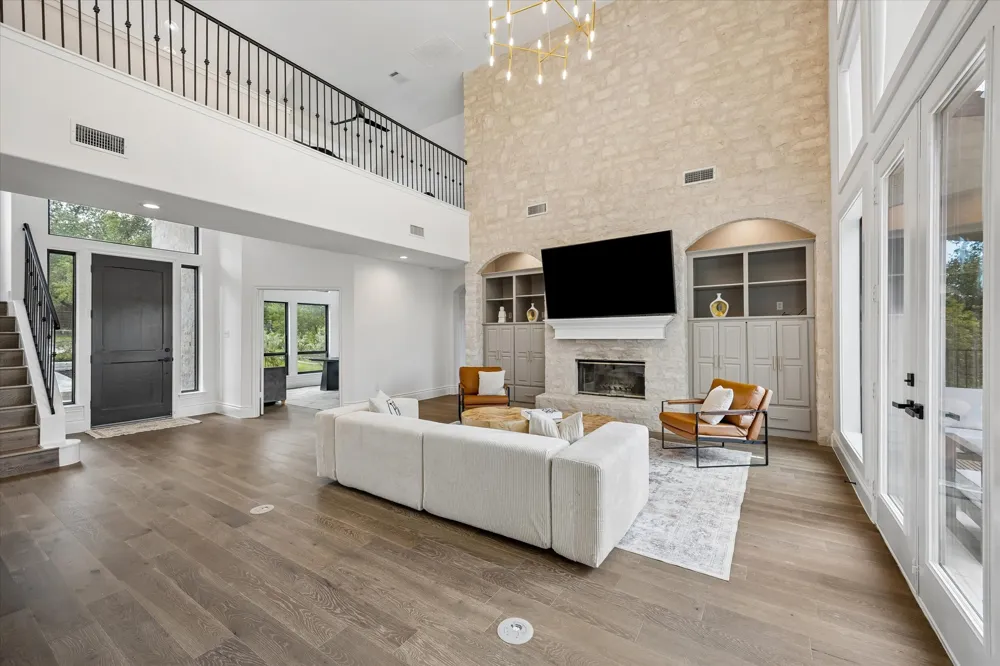 Address Not Shown Spicewood, TX 78669