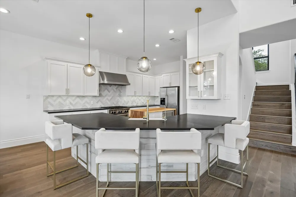 Address Not Shown Spicewood, TX 78669