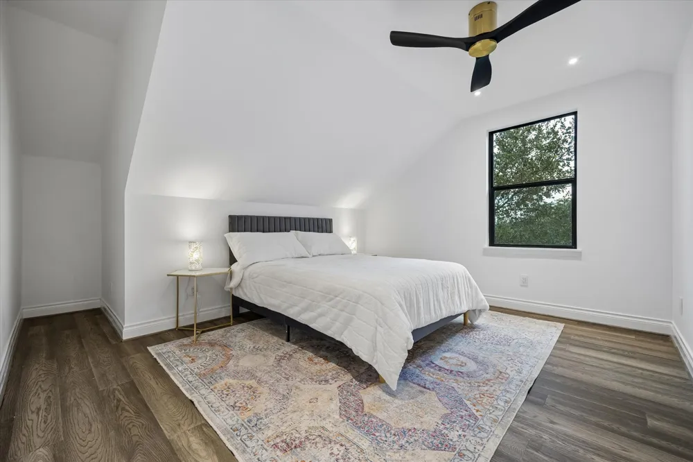 Address Not Shown Spicewood, TX 78669