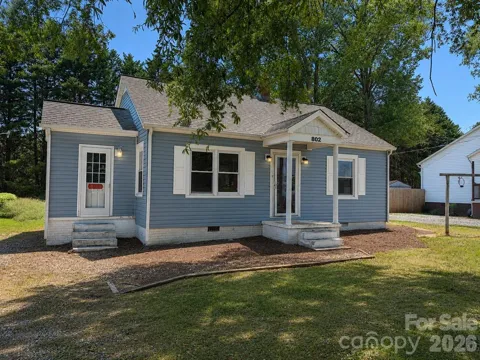 802 3rd Street SE