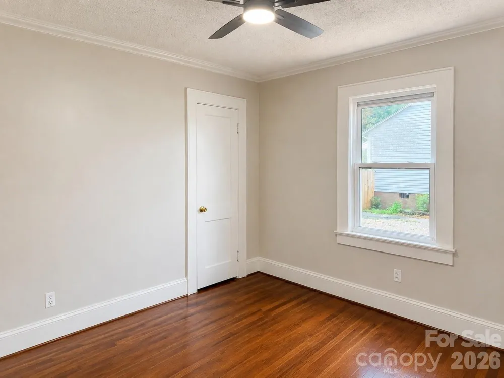 802 3rd Street SE Conover, NC 28613