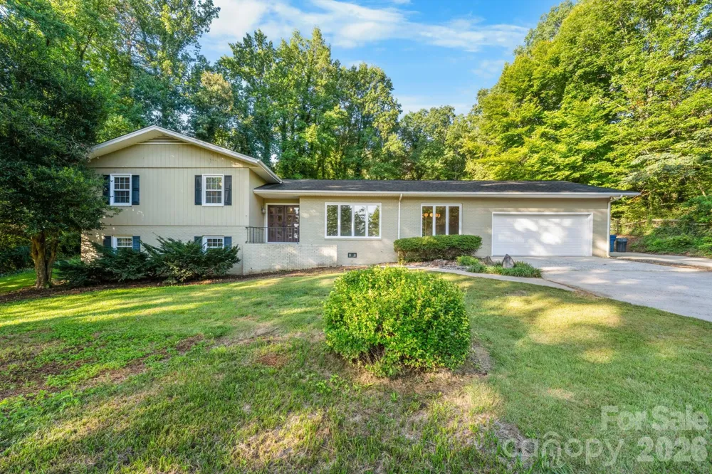 2015 12th Street Drive NW Hickory, NC 28601