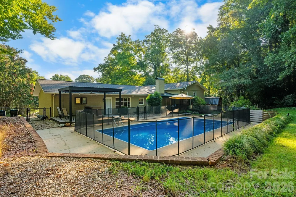 2015 12th Street Drive NW Hickory, NC 28601