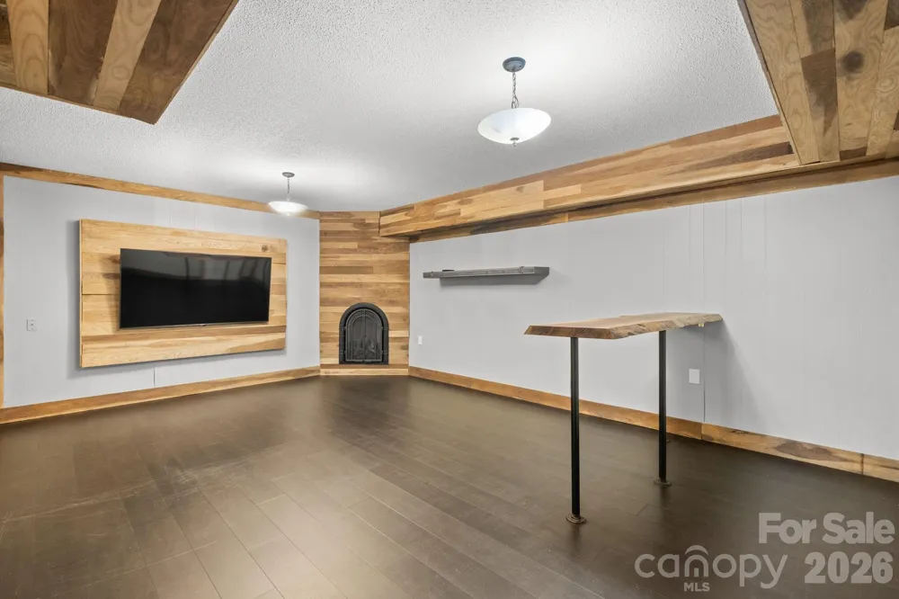 2015 12th Street Drive NW Hickory, NC 28601
