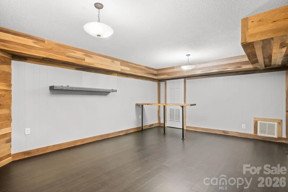 2015 12th Street Drive NW Hickory, NC 28601