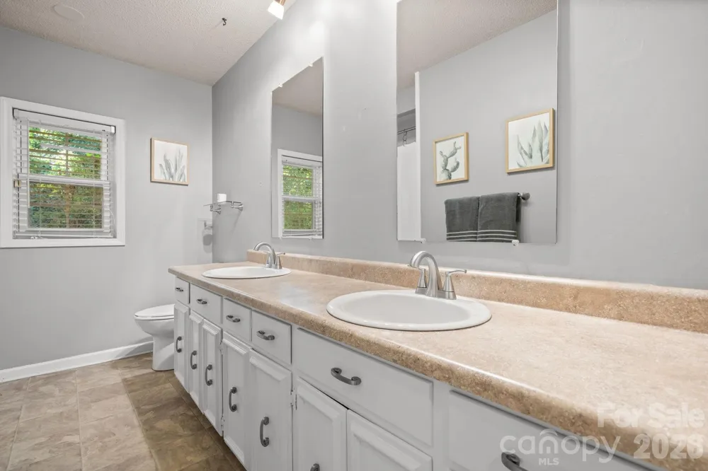 2015 12th Street Drive NW Hickory, NC 28601