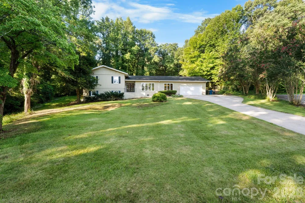 2015 12th Street Drive NW Hickory, NC 28601