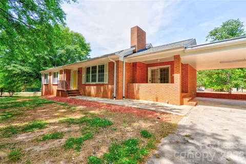 2903 Forbes Road