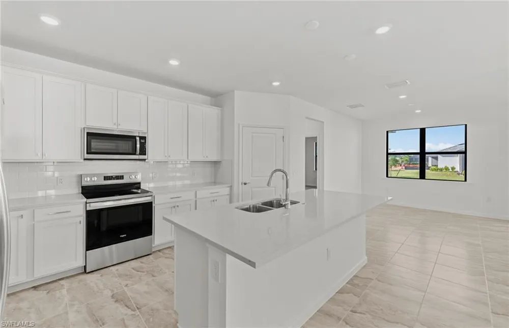 3941 BUTTON SAGE ROAD Alva, FL 33920