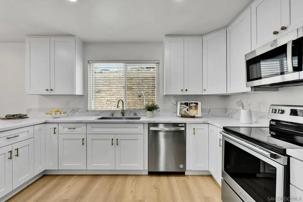 9130 Shadow Hill Road Santee, CA 92071