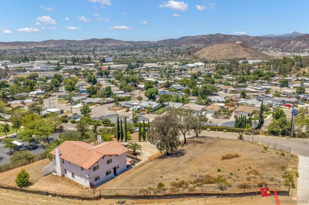 9130 Shadow Hill Road Santee, CA 92071