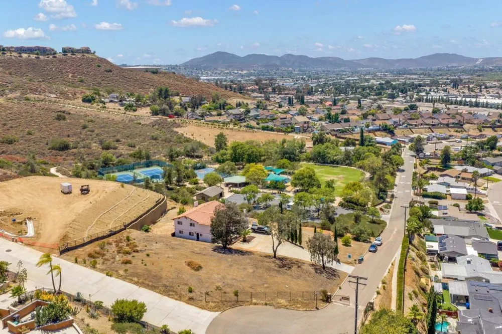 9130 Shadow Hill Road Santee, CA 92071