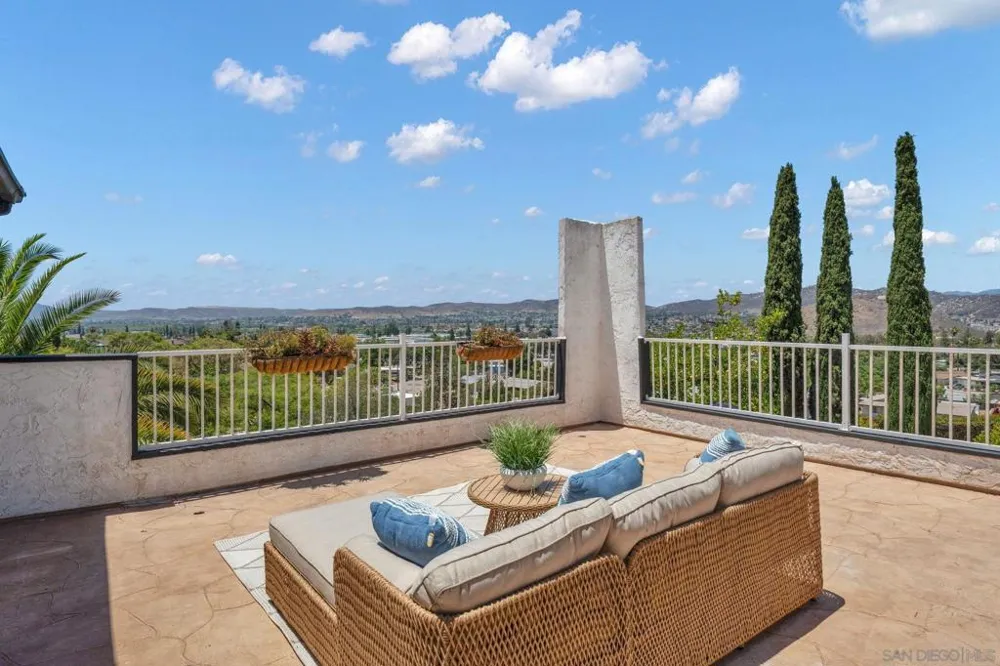 9130 Shadow Hill Road Santee, CA 92071