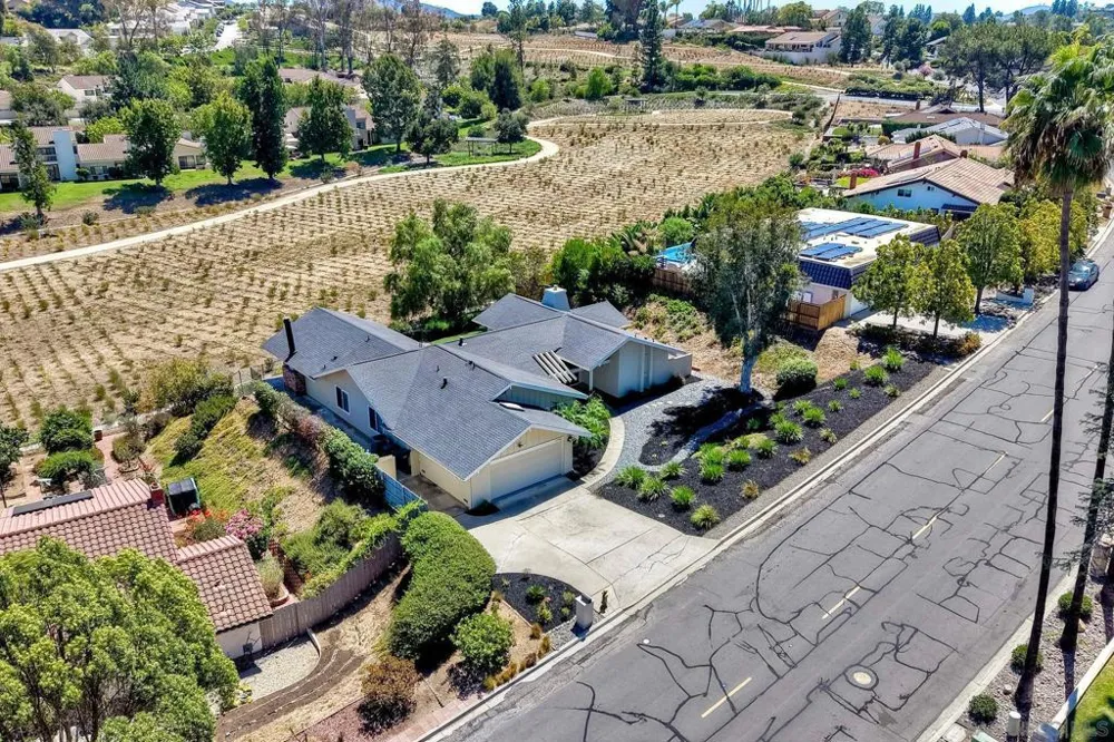 17709 Saint Andrews Poway, CA 92064