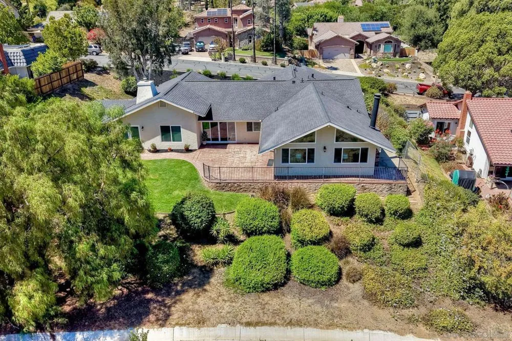17709 Saint Andrews Poway, CA 92064