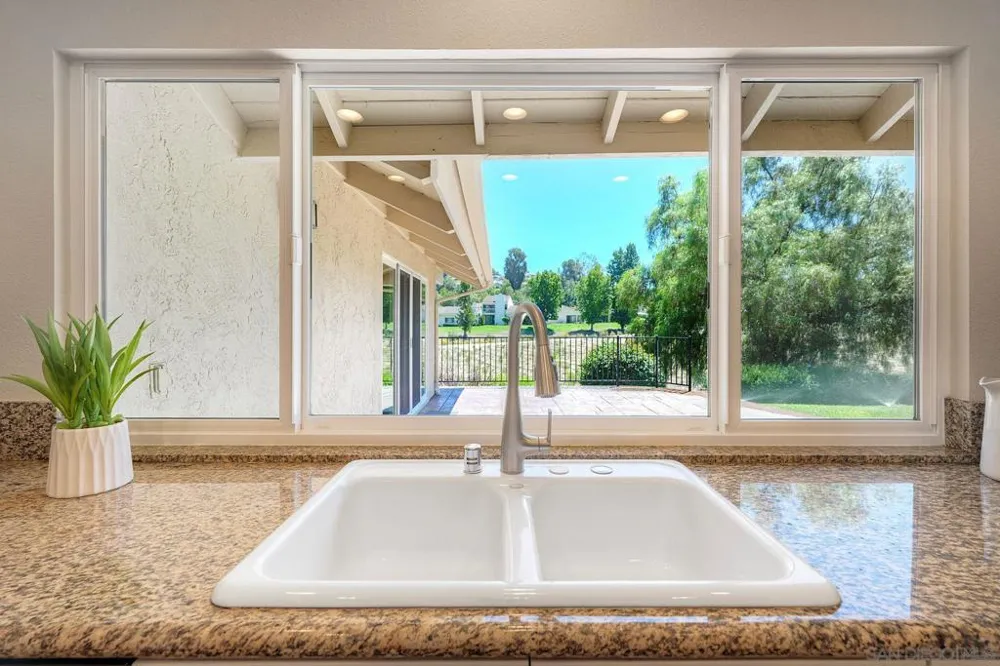 17709 Saint Andrews Poway, CA 92064