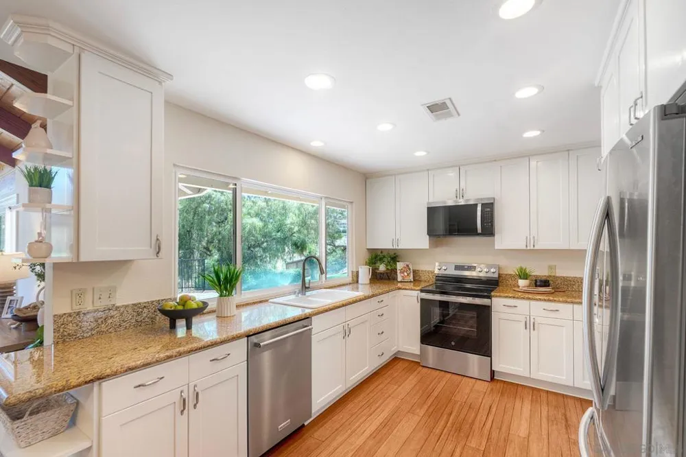 17709 Saint Andrews Poway, CA 92064