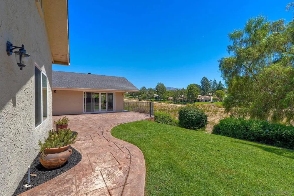 17709 Saint Andrews Poway, CA 92064