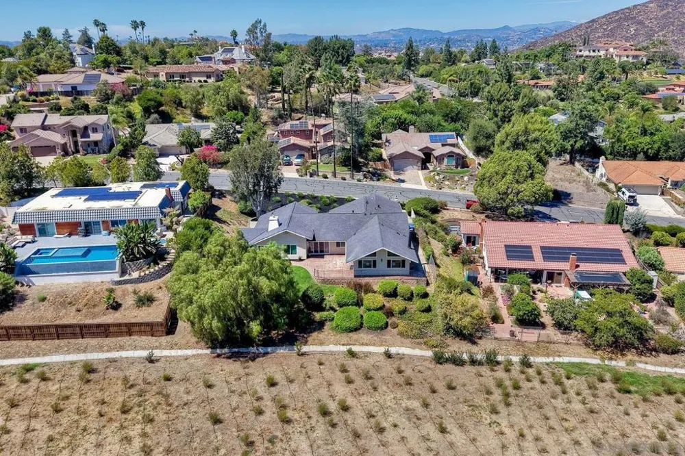 17709 Saint Andrews Poway, CA 92064