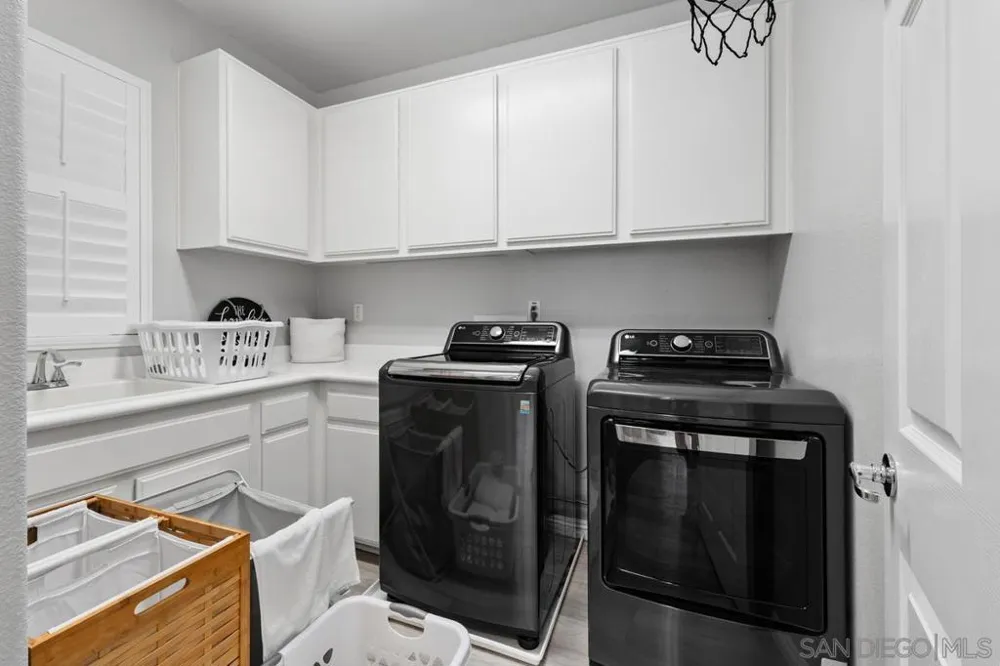 15710 Kristen Glen San Diego, CA 92127
