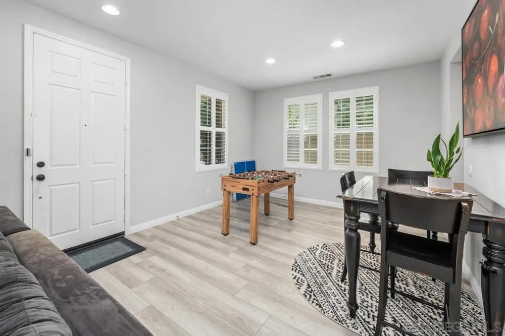 15710 Kristen Glen San Diego, CA 92127