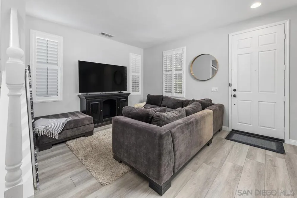 15710 Kristen Glen San Diego, CA 92127