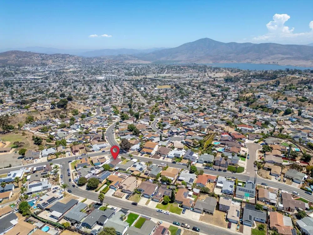 8284 Brookhaven Rd San Diego, CA 92114