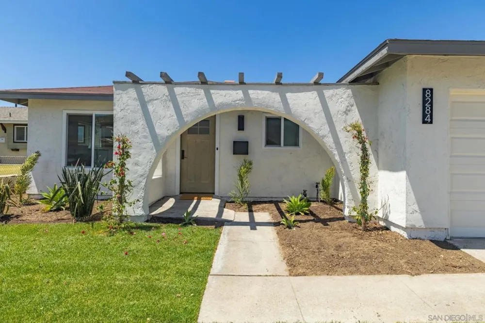 8284 Brookhaven Rd San Diego, CA 92114